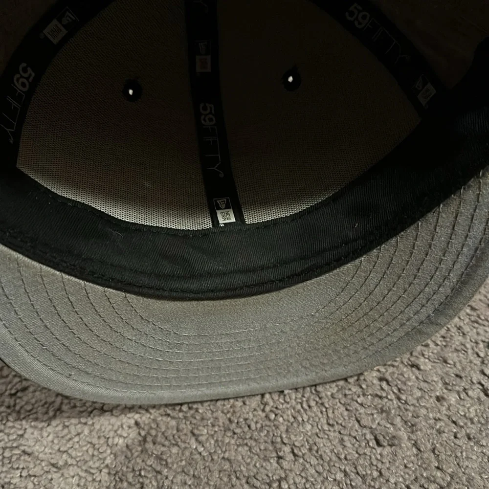 Seattle mariners grey / black / red new era hat - Picture 3 of 4